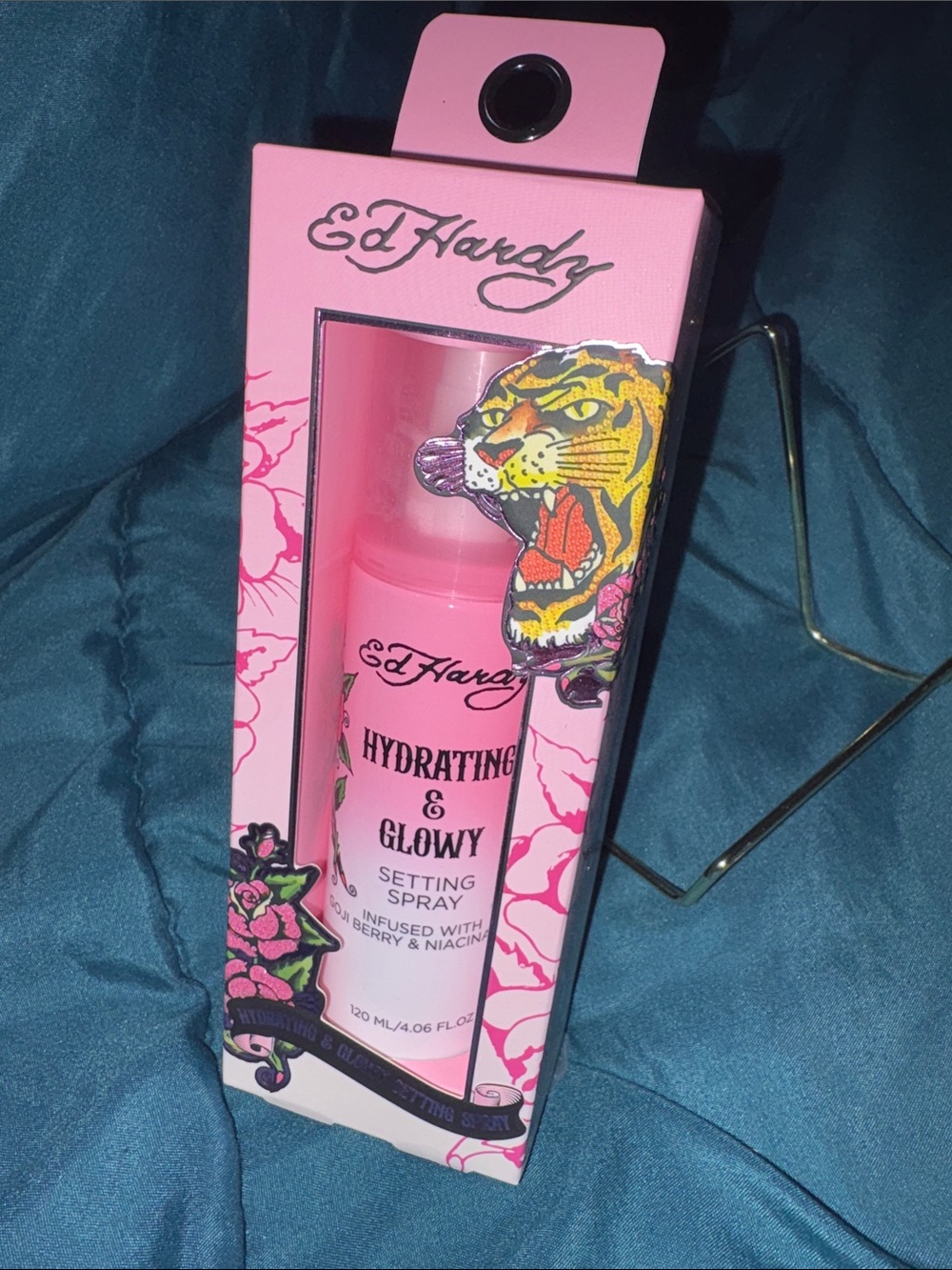 Ed Hardy Hydrating & Glowy Setting Spray  4.06 fl oz